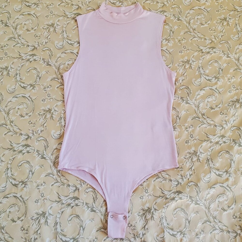 Garage 4-Way Stretch High Neck Sleeveless Bodysuit. Size M